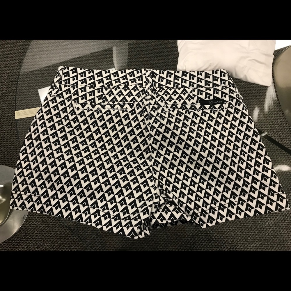 Level 99 new with tags tuxedo short. Size 26 - Picture 2 of 3